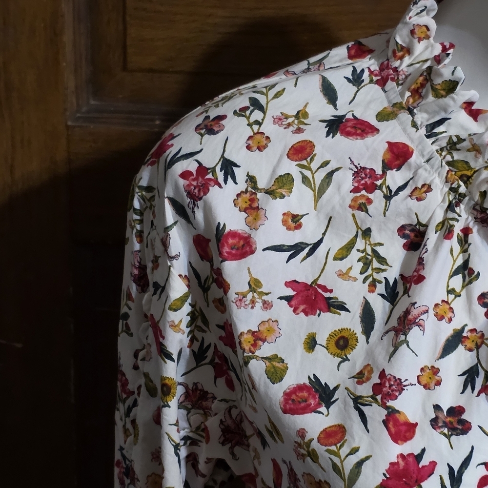 J.Crew Scalloped Tie Neck Top In Vintage Floral White Size M - Picture 8 of 15